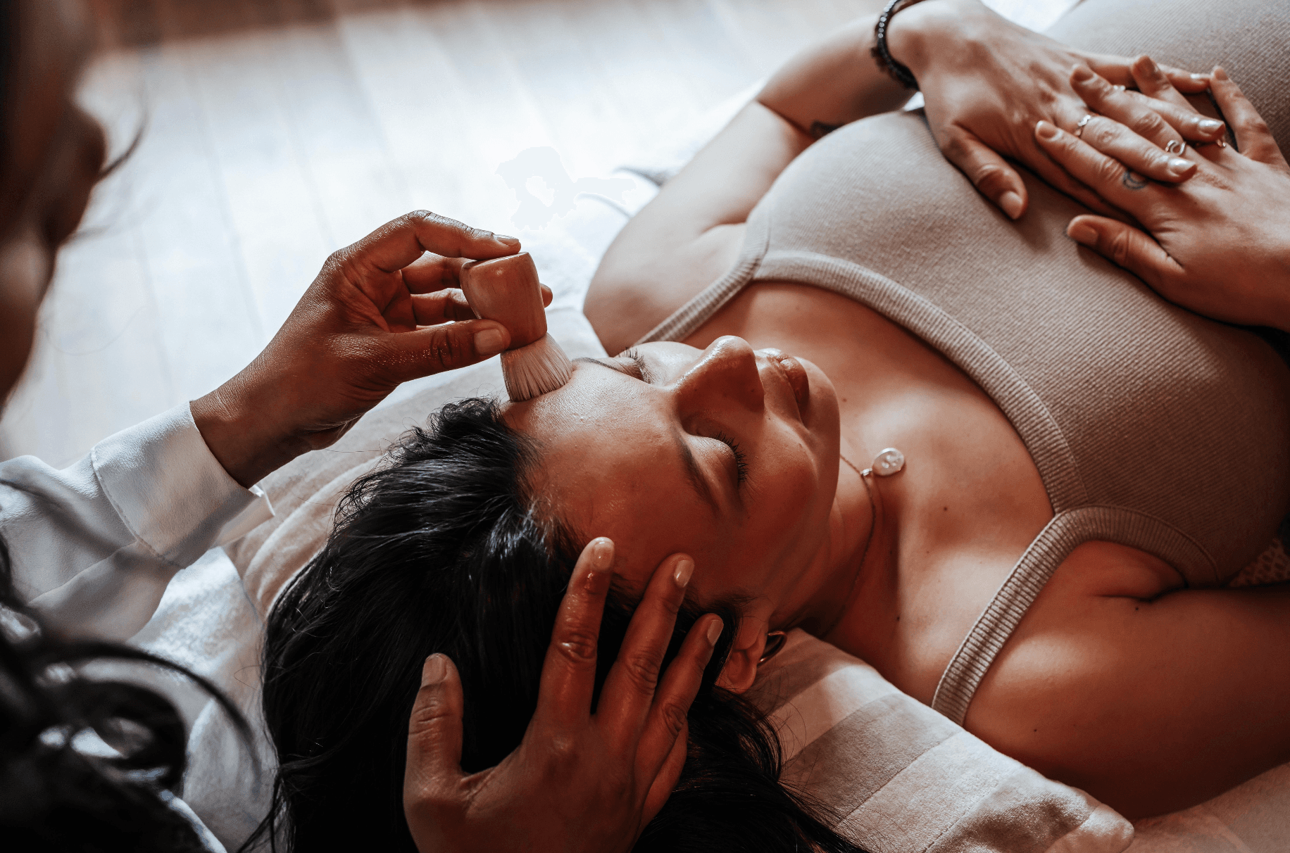 Femme avec un mal de crane